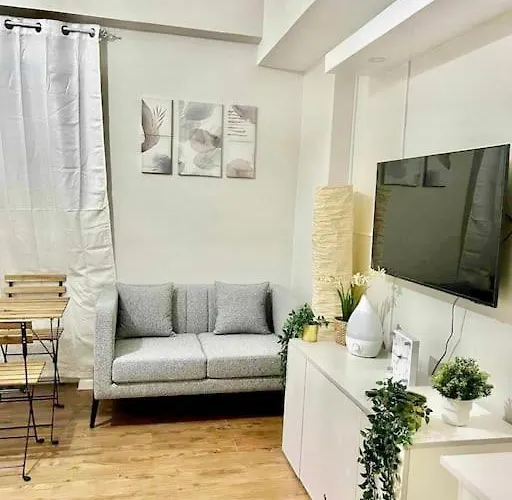 Cozy And Sunny Near To Mactan Cebu International Airport - Amani Grand & Residences Apartment